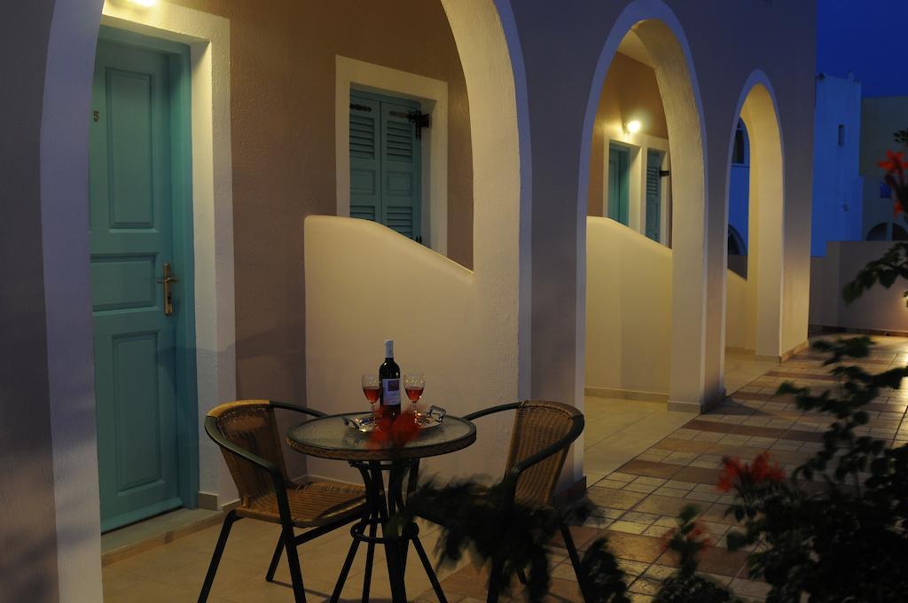 Villa Rose ฟิรา ภายนอก รูปภาพ