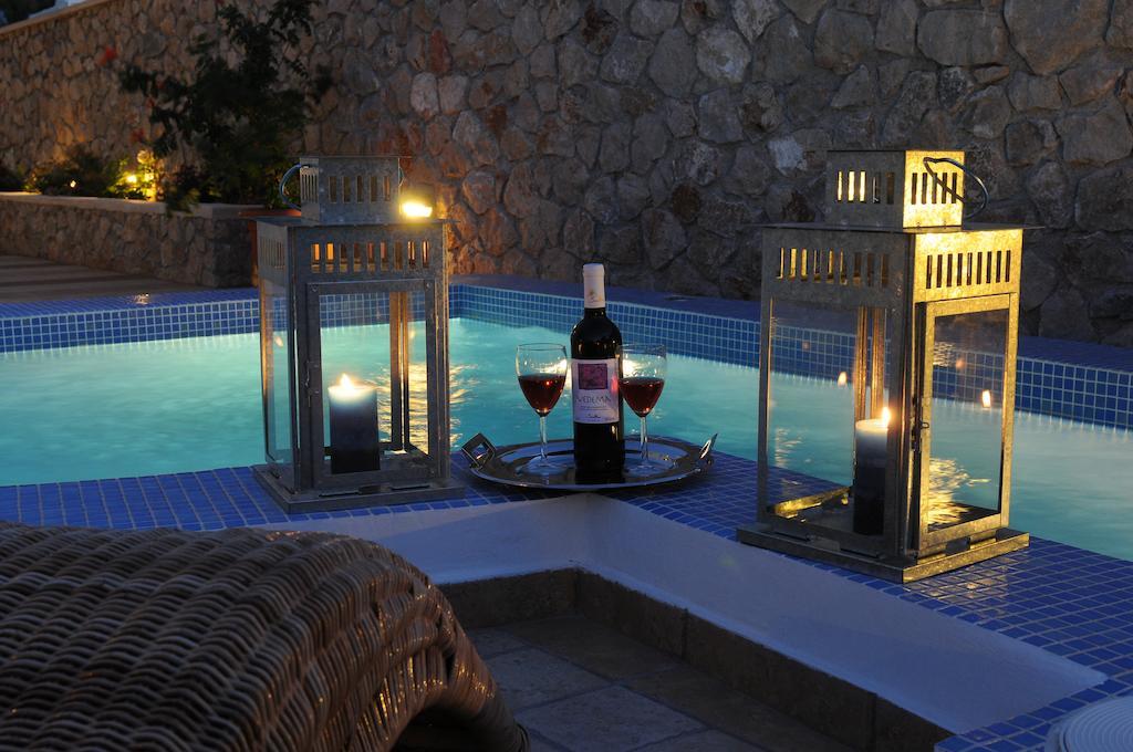 Villa Rose ฟิรา ภายนอก รูปภาพ